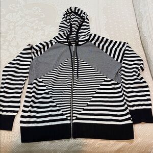 Michael Kors knit Black and White Zip-Up Sweater, size XL